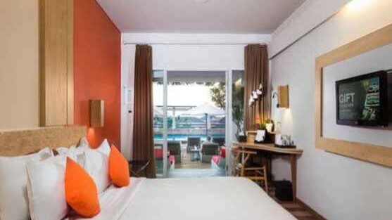 Deluxe Pool Access Rooms 