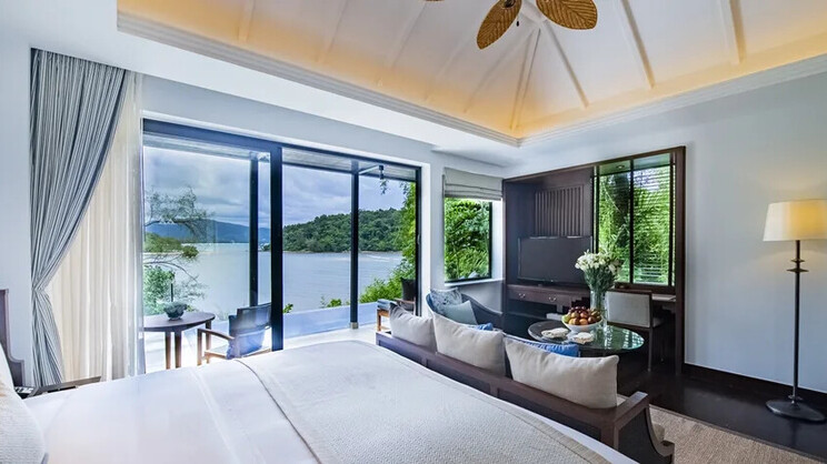 Grand Sea View Pool Suite 