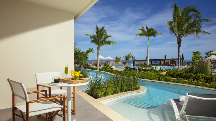 Preferred Club Junior Suite Swim Out