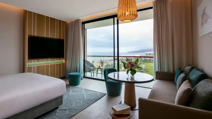 1 King Bed Ocean View Club Access