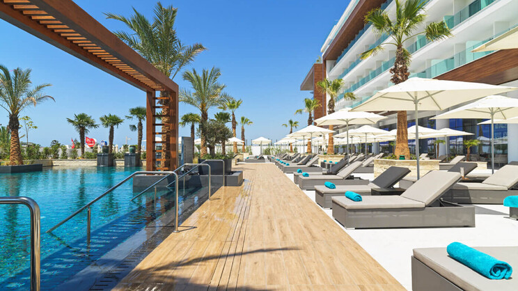 Amanti Madefortwo Hotels