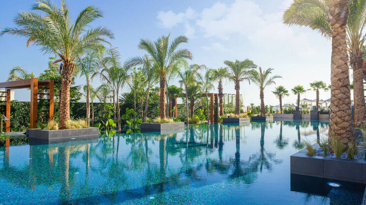 Amanti Madefortwo Hotels