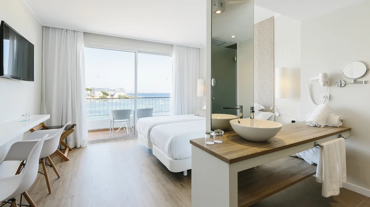 Double Frontal Sea View 