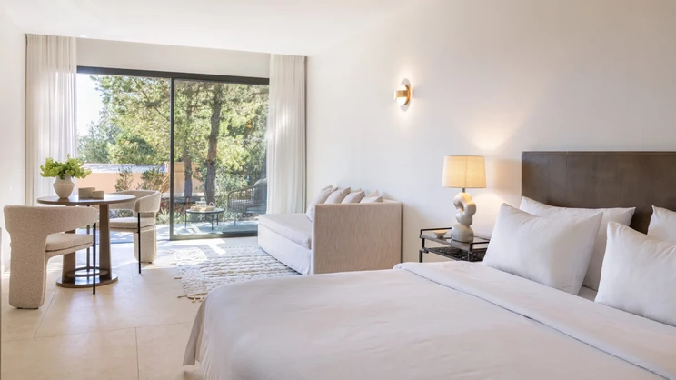 Deluxe Bungalow Side Sea View