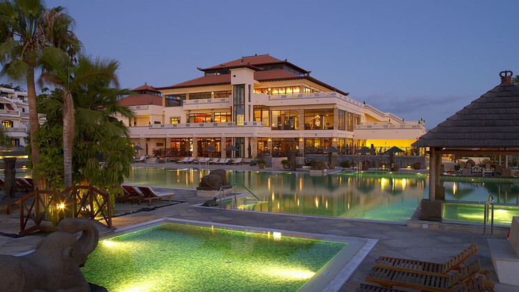 Regency Country Club Apartment Suites