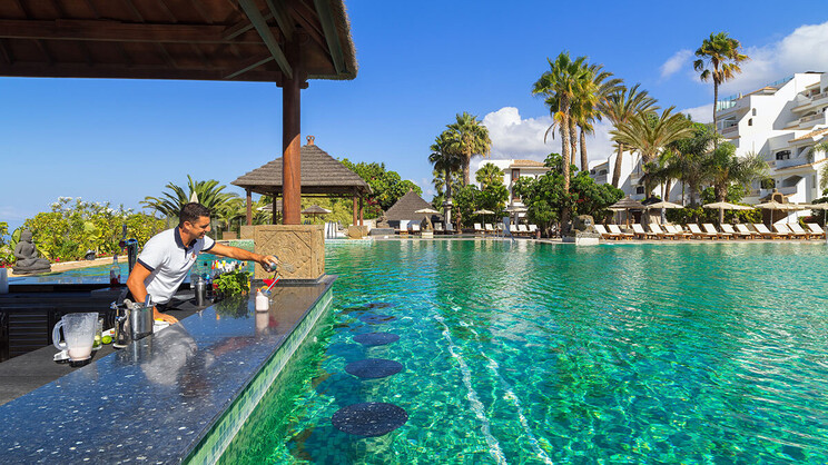 Regency Country Club Apartment Suites