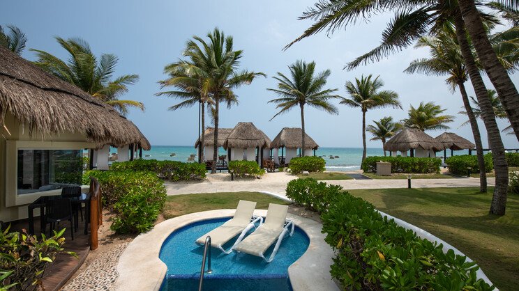 Swim up casita suite