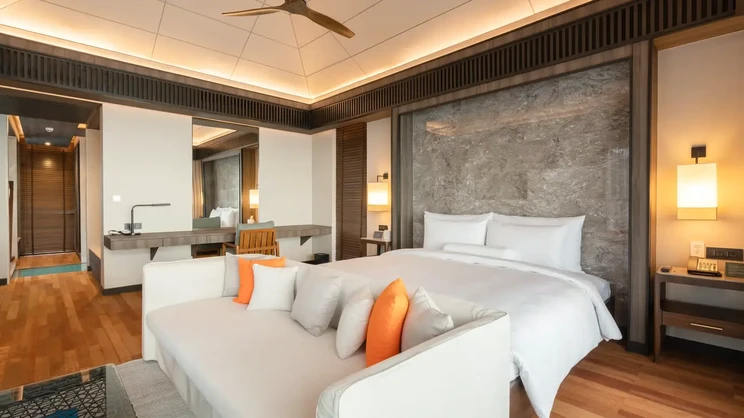 Grand Madifushi Aqua Pool Villa 