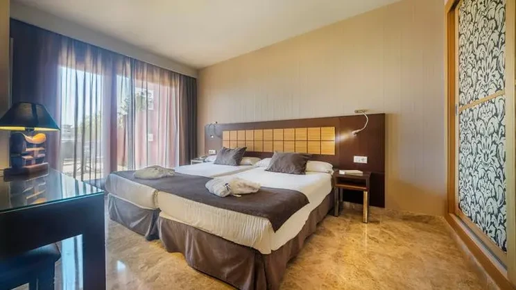 Holiday World Polynesia Hotel