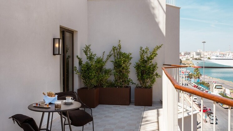 Mitsis N'U Piraeus Port