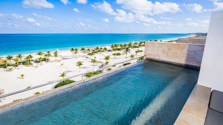 Mirage Club Plunge Pool Suite 