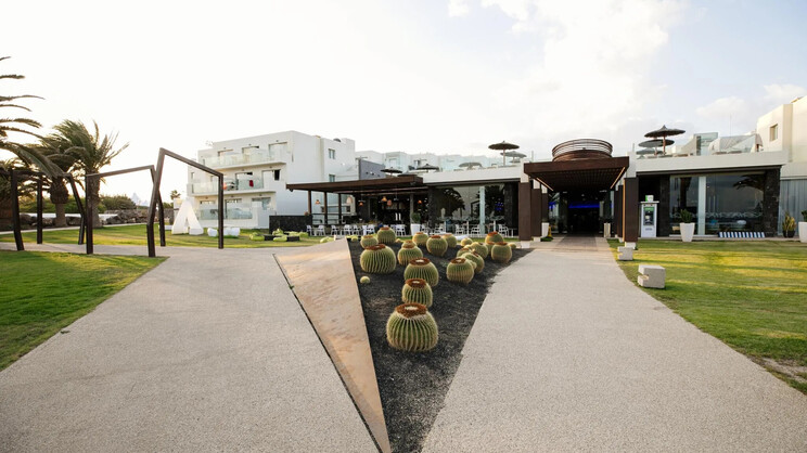 HD Beach Resort & Spa