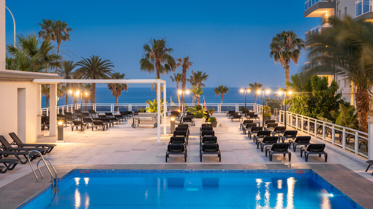 Hotel Las Arenas Affiliated by Meliá