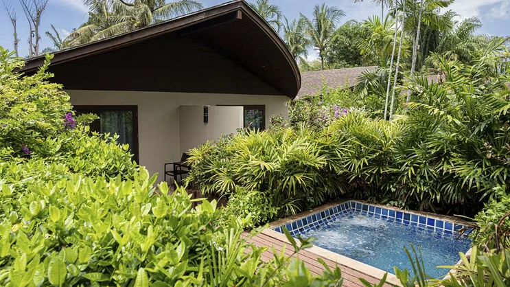 Outdoor Jacuzzi Suite