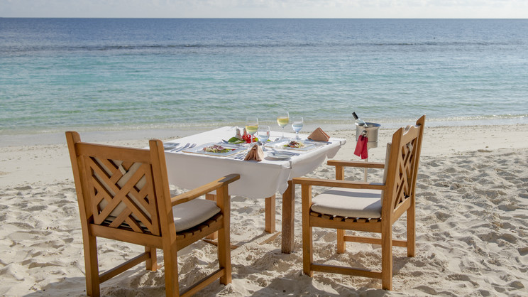 Royal Island Resort & Spa