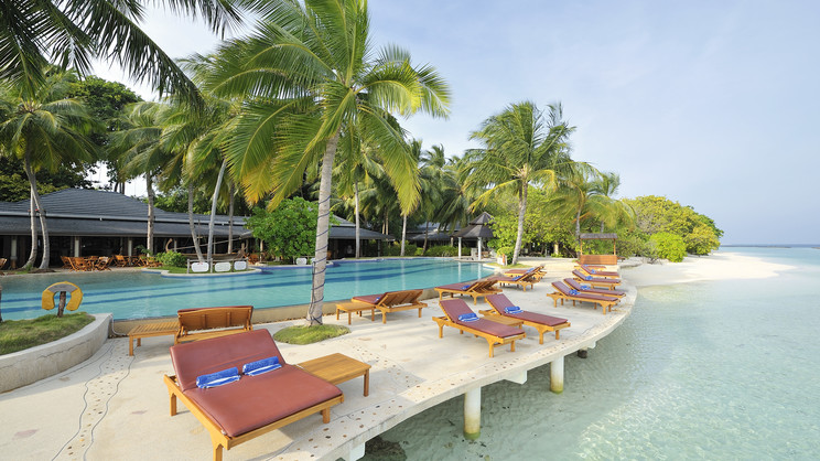 Royal Island Resort & Spa