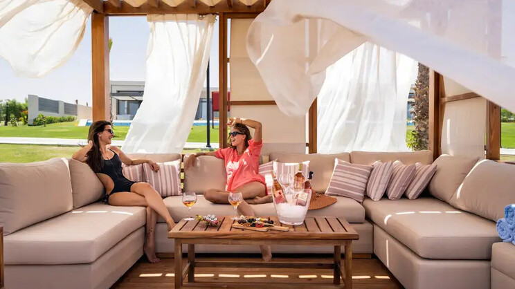 Rixos Premium Magawish Suites & Villas