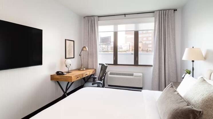  1 King Bed Tribeca View