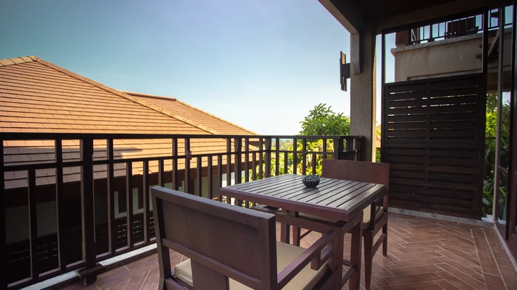 Deluxe Hillside Room