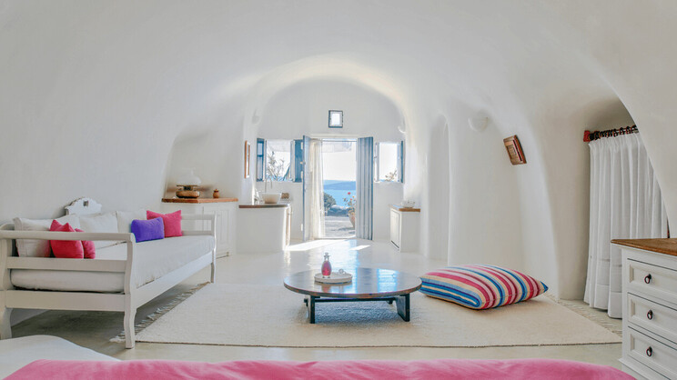 Perivolas Razlog Perivolas Lifestyle Houses, Oia, Santorini, Destination2