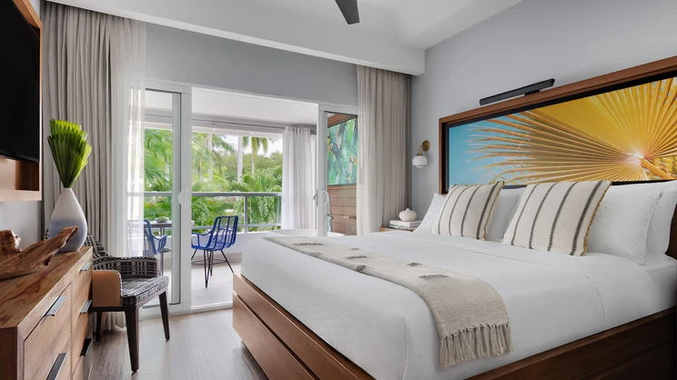 Caribbean Grande Luxe Balcony Soaking Tub