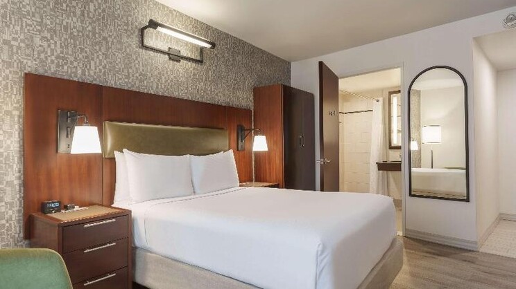 DoubleTree by Hilton Hotel New York City - Financial District