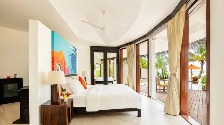 Beachfront Infinity Pool Villa