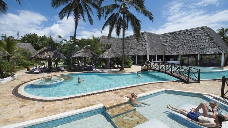 Uroa Bay Beach Resort 