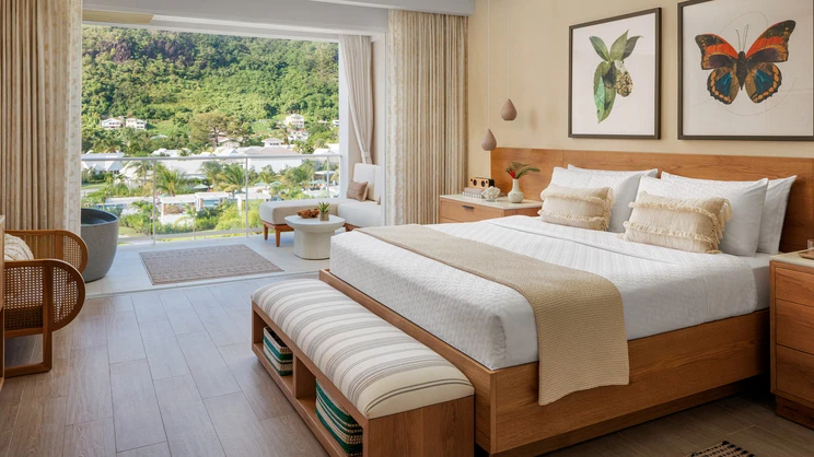 Bamboo Palm Room with Balcony Tranquillity Soaking Tub 