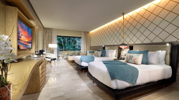 Junior Suite Poolside Ocean View