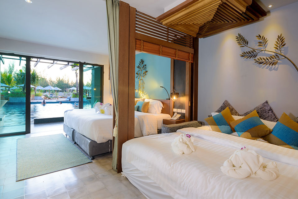 Deluxe Suite Pool Access