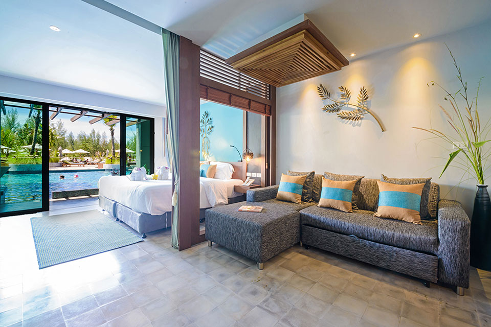 Deluxe Suite Pool Access