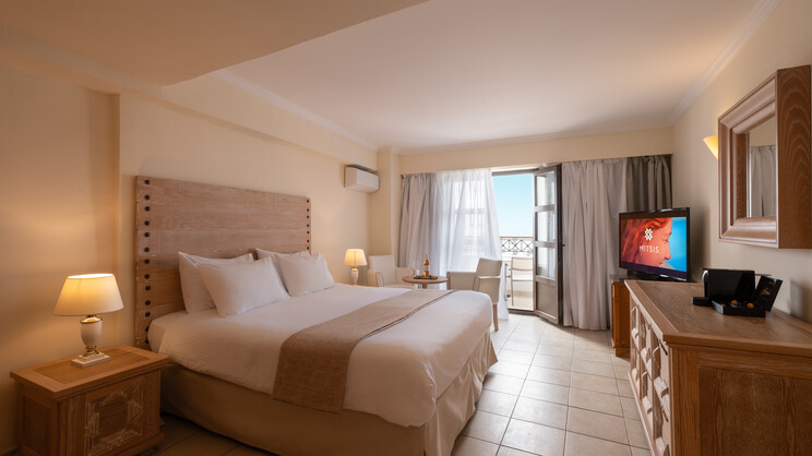 Mitsis Petit Palais Beach Hotel