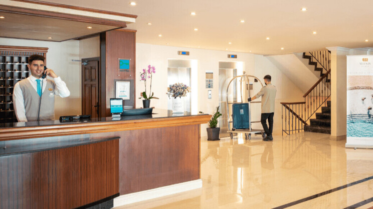 Mitsis Petit Palais Beach Hotel