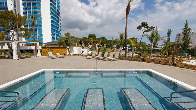 Tonga Tower Design Hotel & Suites