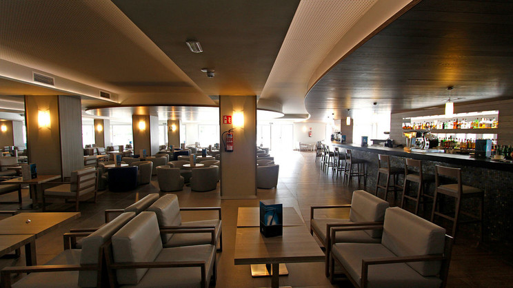 Tonga Tower Design Hotel & Suites