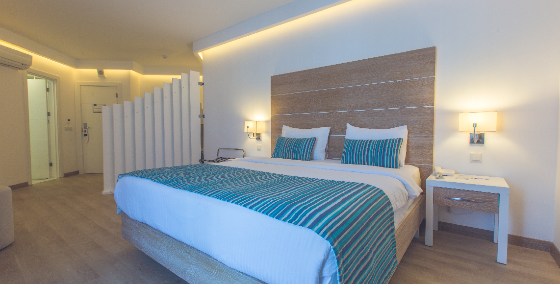 Pool Connection Room