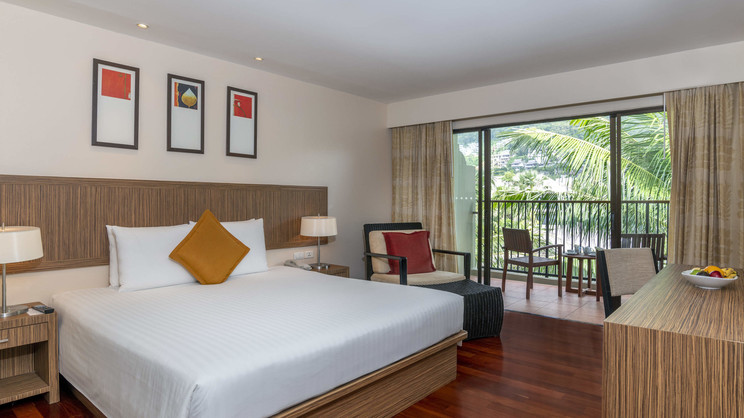 Novotel Phuket Surin Beach Resort Hotel
