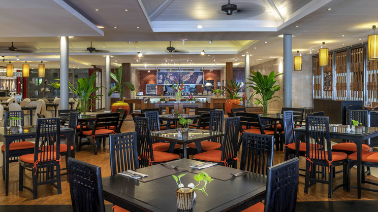 Novotel Phuket Surin Beach Resort Hotel