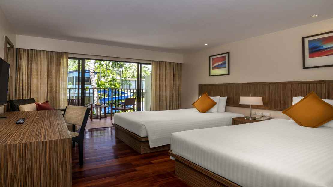  Suite Poolside Terrace