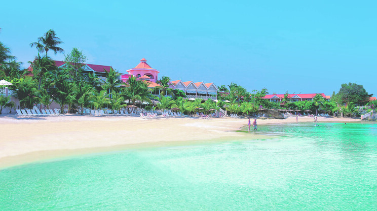 Coco Reef Resort & Spa