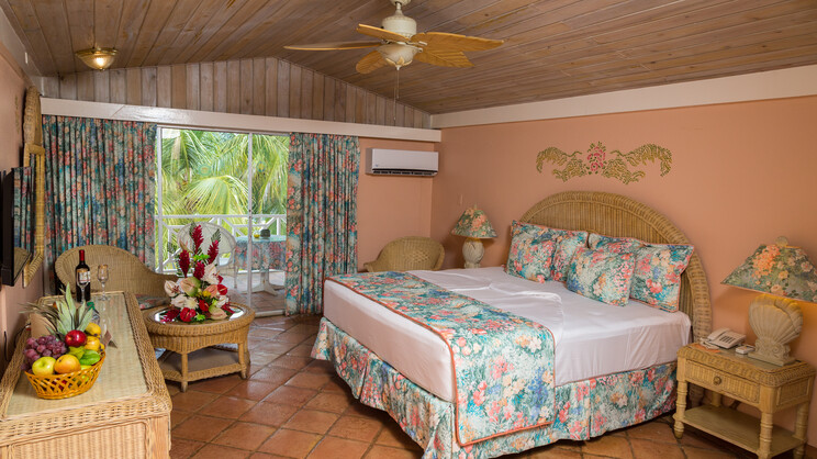 Coco Reef Resort & Spa