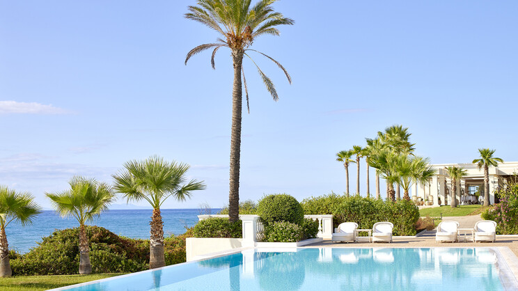 Mandola Rosa at Riviera Olympia