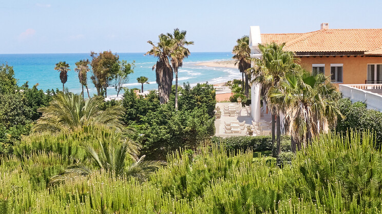 Mandola Rosa at Riviera Olympia