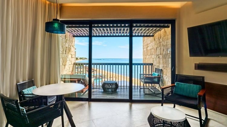 Premium Ocean Front 1 King