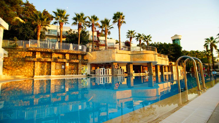 Blue Dreams Resort & Spa