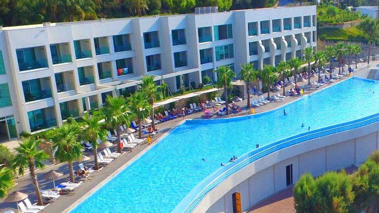 Blue Dreams Resort & Spa