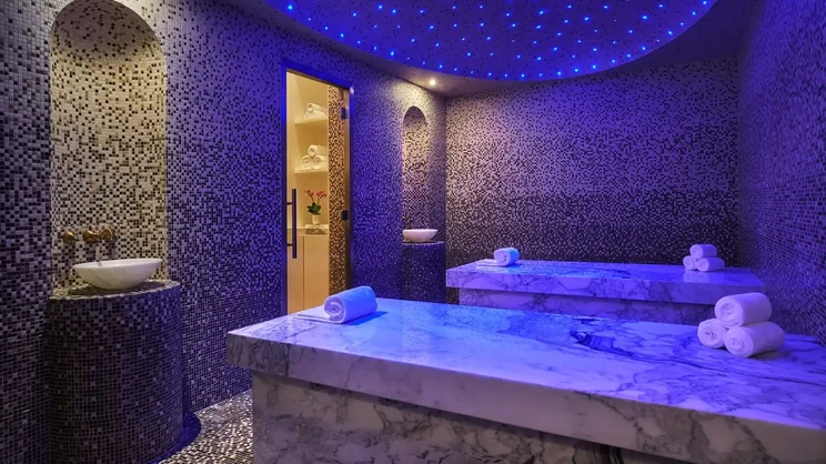 Four Seasons Hotel Bahrain Bay