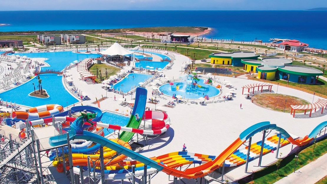 Aquasis De Luxe Resort & Spa