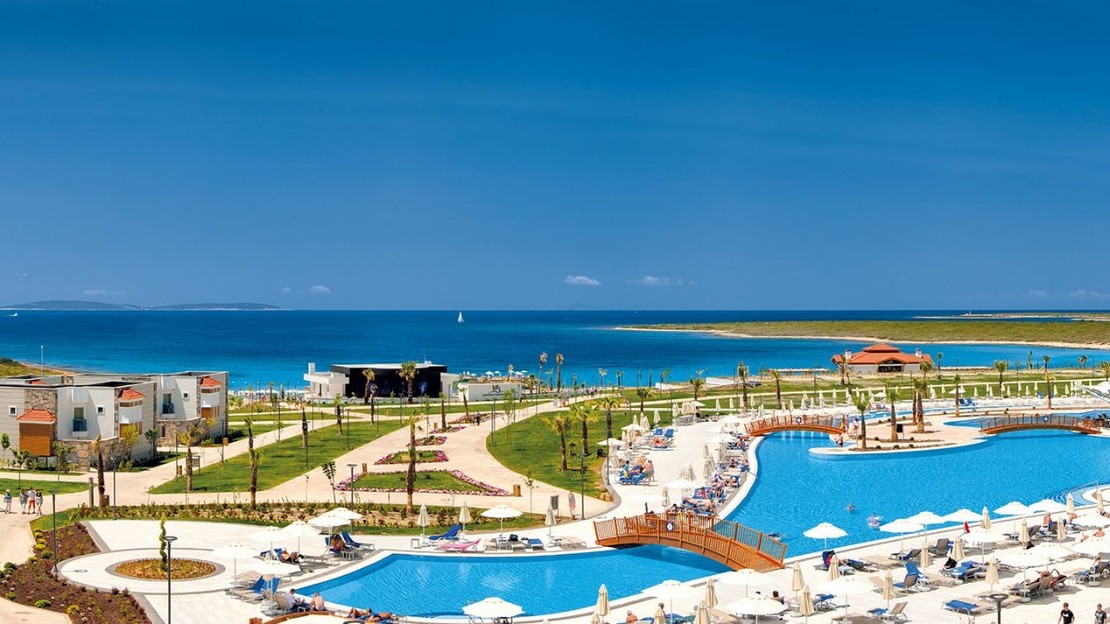 Aquasis De Luxe Resort & Spa